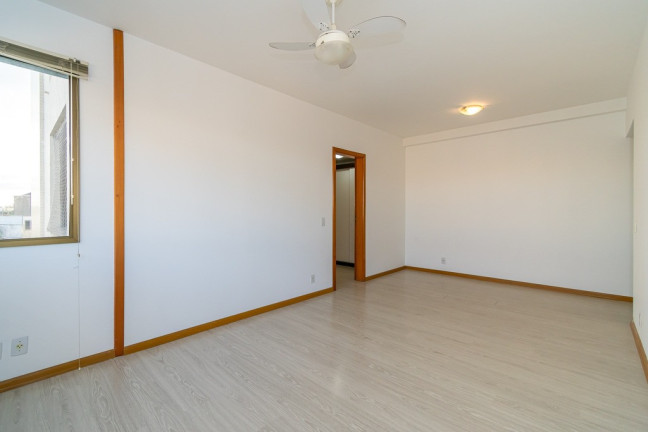 Imagem Imóvel com 2 Quartos à Venda,  em Petrópolis - Porto Alegre