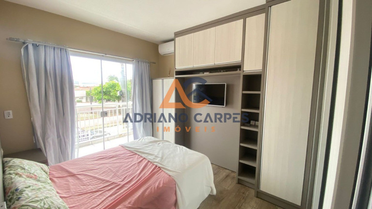 Imagem Sobrado com 5 Quartos para Alugar ou Temporada, 150 m² em Meia Praia - Navegantes