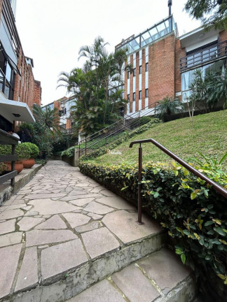 Imagem Imóvel com 3 Quartos à Venda, 234 m² em Cristal - Porto Alegre Imagem Imóvel com 3 Quartos à Venda, 234 m² em Cristal - Porto Alegre