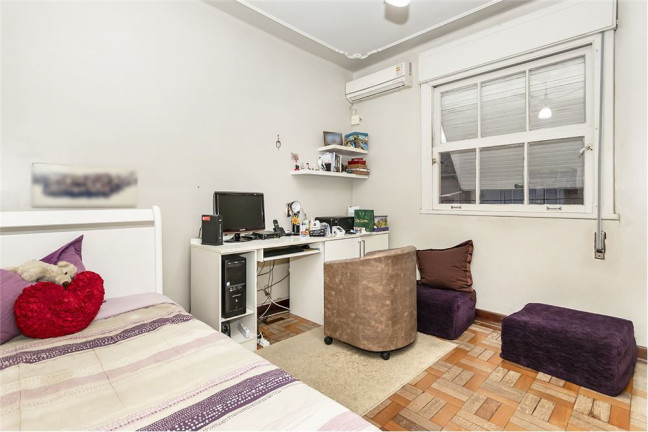 Imagem Imóvel com 3 Quartos à Venda, em Menino Deus - Porto Alegre Imagem Imóvel com 3 Quartos à Venda, em Menino Deus - Porto Alegre