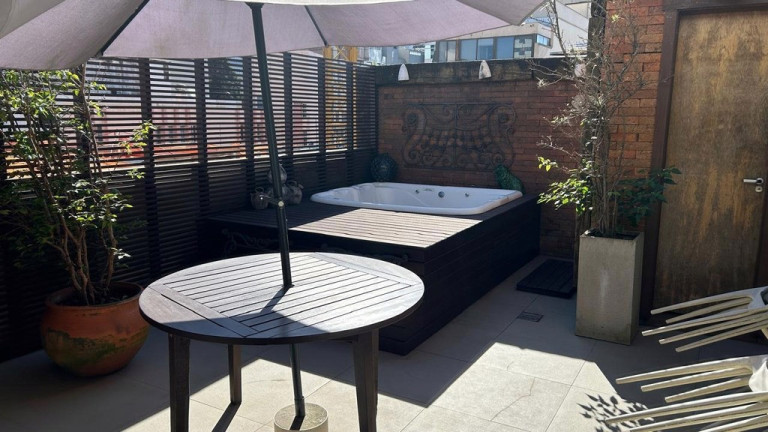 Imagem Apartamento com 2 Quartos à Venda, 49 m² em Moinhos De Vento - Porto Alegre
