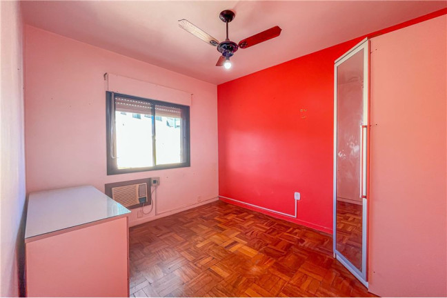 Imagem Imóvel com 2 Quartos à Venda, em São João - Porto Alegre Imagem Imóvel com 2 Quartos à Venda, em São João - Porto Alegre