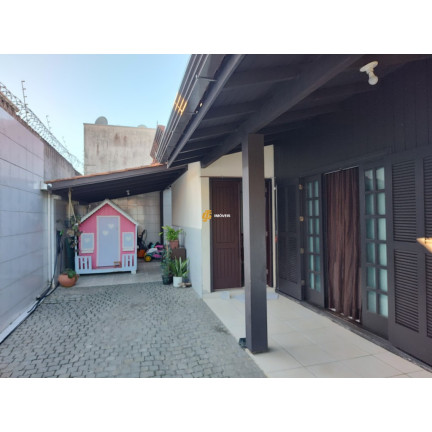 Imagem Casa com 3 Quartos à Venda, em Centro - Camboriú Imagem Casa com 3 Quartos à Venda, em Centro - Camboriú
