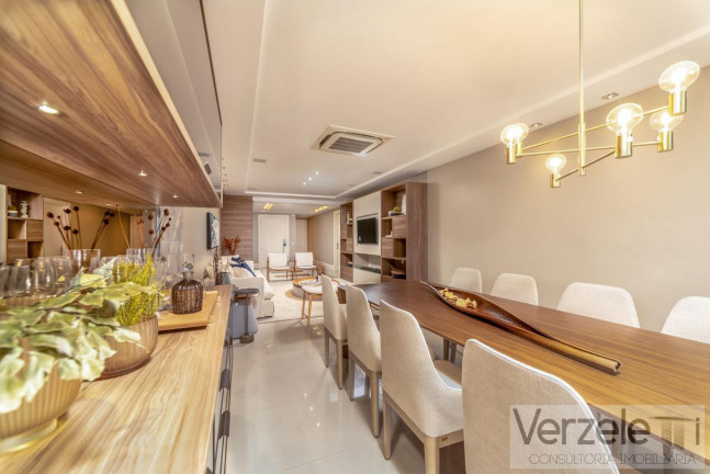Imagem Apartamento com 4 Quartos à Venda, 320 m² em Centro - Balneário Camboriú Imagem Apartamento com 4 Quartos à Venda, 320 m² em Centro - Balneário Camboriú