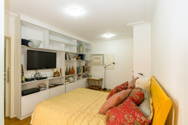 Imagem Imóvel com 3 Quartos à Venda, 210 m² em Moema - São Paulo