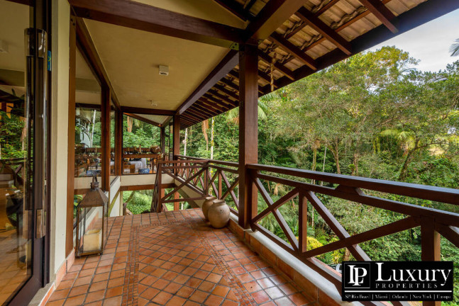 Imagem Casa de Condomínio com 7 Quartos à Venda, em Iporanga - Guarujá Imagem Casa de Condomínio com 7 Quartos à Venda, em Iporanga - Guarujá