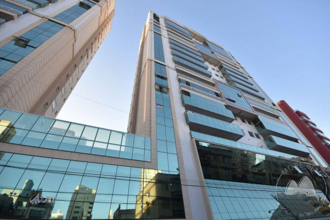 Apartamento com 4 Quartos à Venda, 222 m² em Meia Praia - Itapema