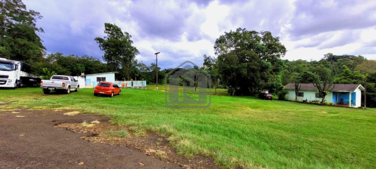 Imóvel com 2 Quartos à Venda, 254 m² em Maria Luíza - Cascavel