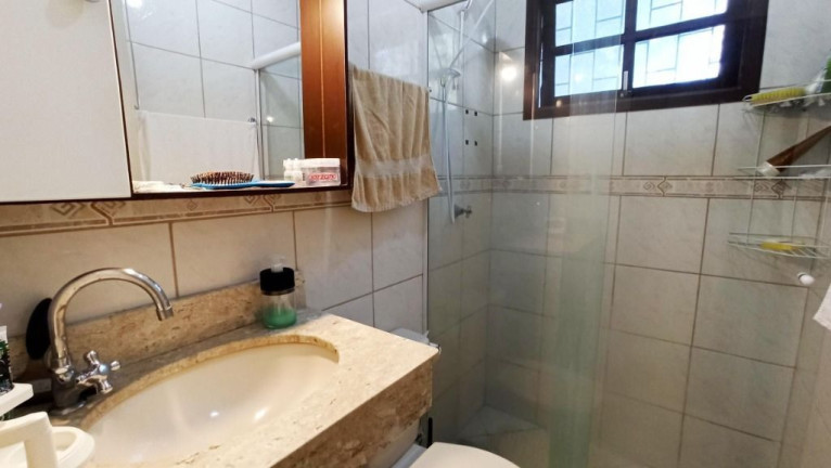 Imagem Casa com 2 Quartos à Venda, 130 m² em Cavalhada - Porto Alegre