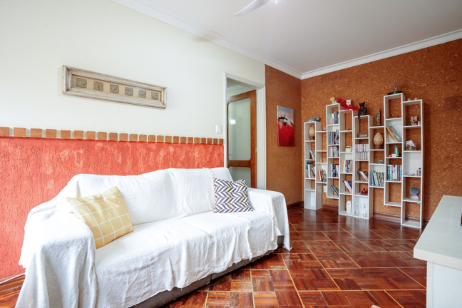 Imagem Imóvel com 2 Quartos à Venda, 74 m² em Menino Deus - Porto Alegre Imagem Imóvel com 2 Quartos à Venda, 74 m² em Menino Deus - Porto Alegre