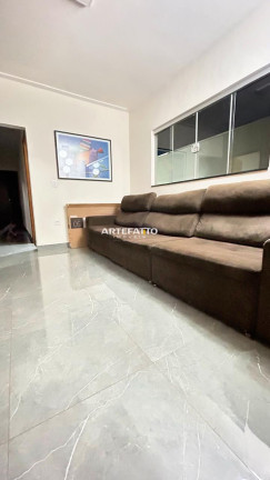 Imagem Casa com 3 Quartos à Venda, 250 m²