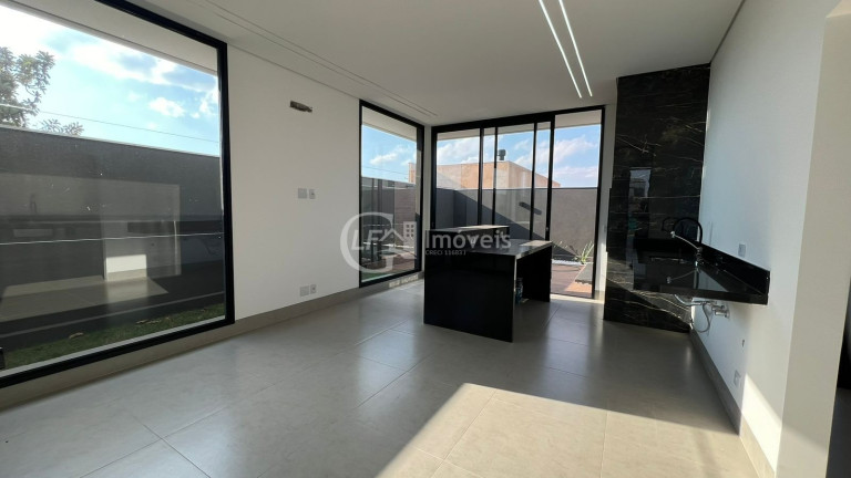 Imagem Casa com 3 Quartos à Venda, 182 m² em Residencial Shalom - Campo Grande Imagem Casa com 3 Quartos à Venda, 182 m² em Residencial Shalom - Campo Grande