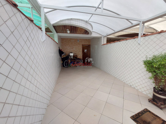 Imagem Casa com 6 Quartos à Venda, 212 m² em Aparecida - Santos
