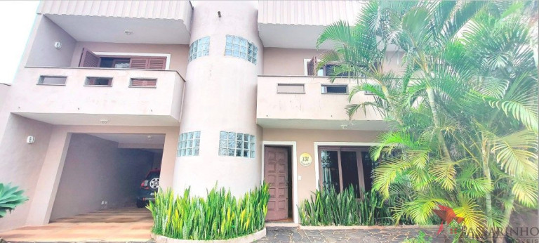 Sobrado com 4 Quartos à Venda, 253 m² em Centro - Torres