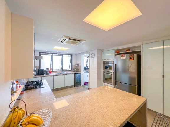 Imagem Apartamento com 3 Quartos à Venda, 261 m² em Petrópolis - Porto Alegre Imagem Apartamento com 3 Quartos à Venda, 261 m² em Petrópolis - Porto Alegre