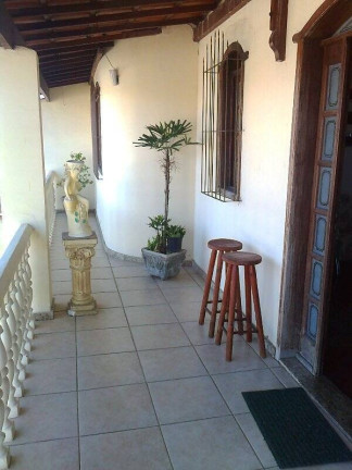 Imagem Casa com 3 Quartos à Venda, 300 m² em Vila Pérola - Contagem Imagem Casa com 3 Quartos à Venda, 300 m² em Vila Pérola - Contagem