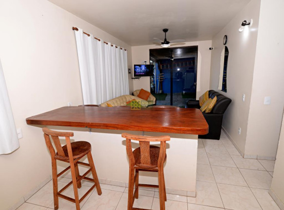 Imagem Casa com 4 Quartos para Alugar ou Temporada, 100 m² em Bombas - Bombinhas Imagem Casa com 4 Quartos para Alugar ou Temporada, 100 m² em Bombas - Bombinhas