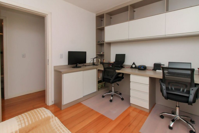 Imagem Imóvel com 3 Quartos à Venda, 71 m² em Vila Nova - Porto Alegre Imagem Imóvel com 3 Quartos à Venda, 71 m² em Vila Nova - Porto Alegre