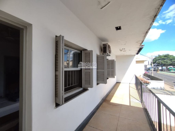 Foto do imóvel Casa com 4 Quartos à Venda, 325 m² em Estados Unidos - Uberaba
