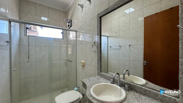 Imagem Sobrado com 3 Quartos à Venda, 220 m² em Tiradentes - Campo Grande Imagem Sobrado com 3 Quartos à Venda, 220 m² em Tiradentes - Campo Grande