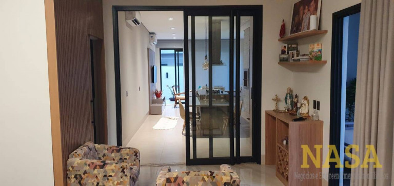 Imagem Casa com 3 Quartos à Venda, em Jardim Itália - Cuiabá Imagem Casa com 3 Quartos à Venda, em Jardim Itália - Cuiabá