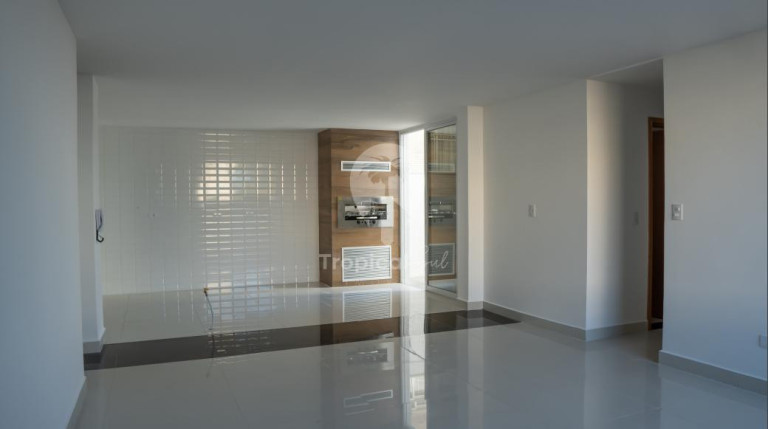 Imagem Apartamento com 2 Quartos à Venda, 135 m² em Caiobá - Matinhos