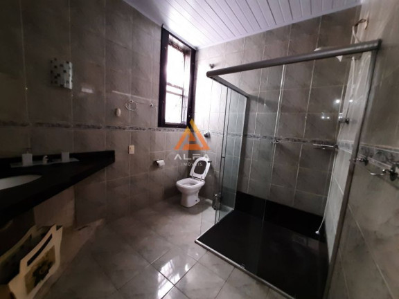 Imagem Casa com 4 Quartos à Venda, 169 m²