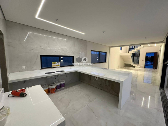 Imagem Casa à Venda, 273 m² Imagem Casa à Venda, 273 m²