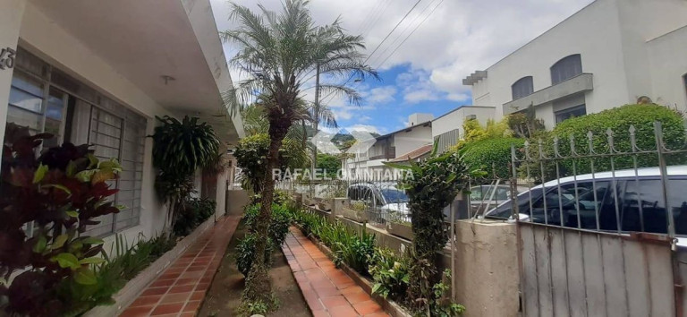 Imagem Casa com 5 Quartos à Venda, 220 m² em Agronômica - Florianópolis Imagem Casa com 5 Quartos à Venda, 220 m² em Agronômica - Florianópolis