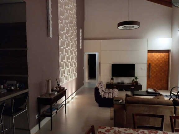 Imagem Casa de Condomínio com 3 Quartos à Venda, 700 m² em Centro - Atibaia