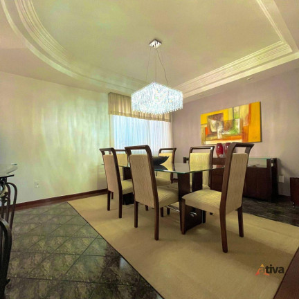 Imagem Casa com 4 Quartos à Venda, 298 m²