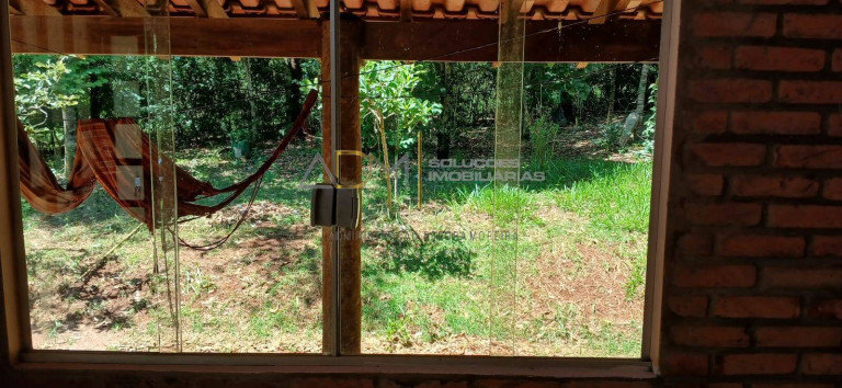 Imagem Casa com 4 Quartos para Alugar,  em Botucatu