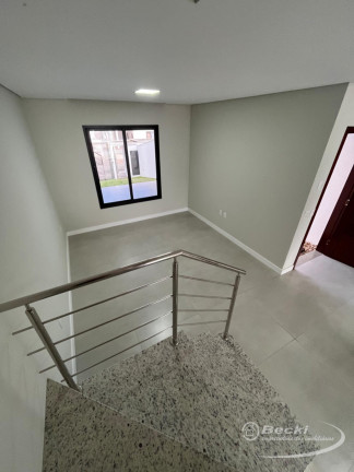 Imagem Casa com 3 Quartos à Venda, 160 m² em Atiradores - Joinville Imagem Casa com 3 Quartos à Venda, 160 m² em Atiradores - Joinville