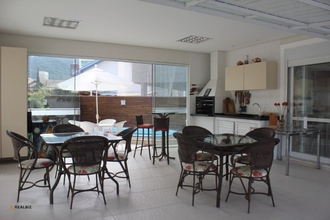 Imagem Casa com 3 Quartos à Venda, 308 m² em Palmas - Governador Celso Ramos