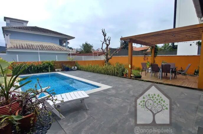 Imagem Casa com 3 Quartos à Venda, 210 m² em Itacorubi - Florianópolis Imagem Casa com 3 Quartos à Venda, 210 m² em Itacorubi - Florianópolis