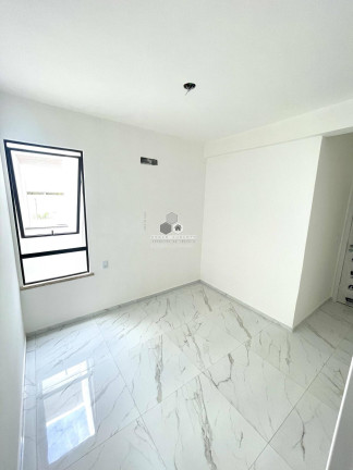 Imagem Casa com 4 Quartos à Venda, 133 m²