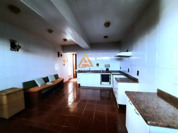 Imagem Casa com 4 Quartos à Venda, 169 m²