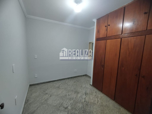 Imagem Casa com 3 Quartos à Venda, 180 m² em Conjunto Cássio Rezende - Uberaba Imagem Casa com 3 Quartos à Venda, 180 m² em Conjunto Cássio Rezende - Uberaba