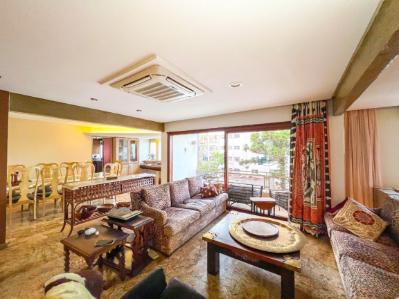 Imagem Apartamento com 3 Quartos à Venda, 240 m² em Moinhos De Vento - Porto Alegre