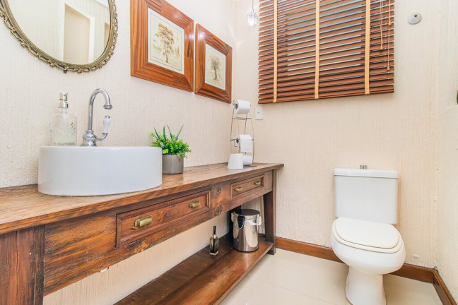 Imagem Casa de Condomínio com 4 Quartos à Venda, 387 m²