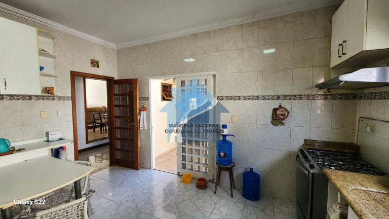 Imagem Casa com 4 Quartos à Venda, 338 m² em Dom Pedro - Manaus Imagem Casa com 4 Quartos à Venda, 338 m² em Dom Pedro - Manaus