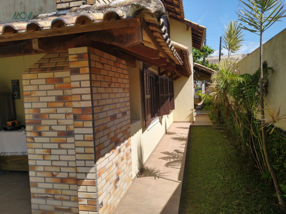 Imagem Casa com 5 Quartos à Venda, 196 m² em Uirapuru - Itapoá