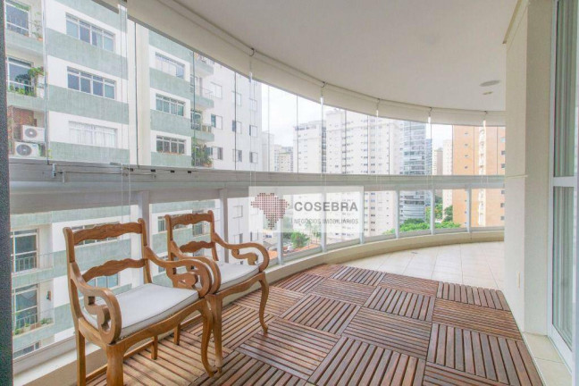 Apartamento com 3 Quartos à Venda, 124 m² em Moema - São Paulo