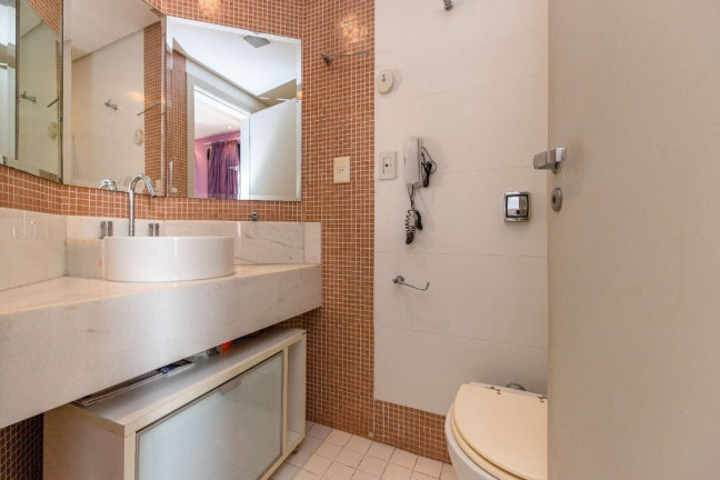 Imagem Apartamento com 3 Quartos à Venda, 220 m² em Moema - São Paulo