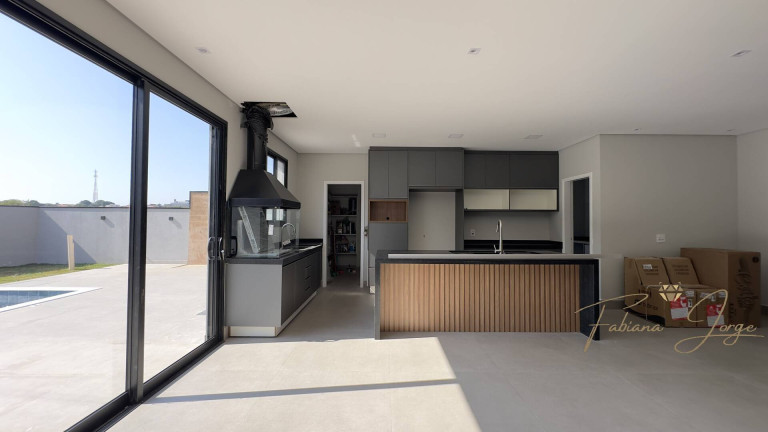 Imagem Casa com 3 Quartos à Venda, 300 m² em Roncáglia - Valinhos Imagem Casa com 3 Quartos à Venda, 300 m² em Roncáglia - Valinhos