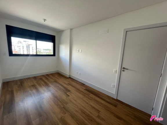Imagem Apartamento com 3 Quartos à Venda, 112 m² em Estreito - Florianópolis