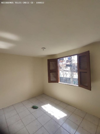 Imagem Apartamento com 2 Quartos à Venda, 52 m² em Araturi - Caucaia