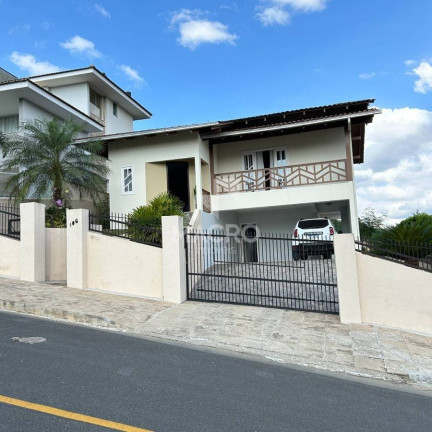 Casa com 3 Quartos à Venda, 193 m² em Amizade - Jaraguá Do Sul