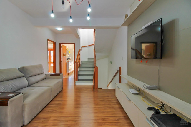 Imagem Casa com 3 Quartos à Venda, 210 m² em Hípica - Porto Alegre Imagem Casa com 3 Quartos à Venda, 210 m² em Hípica - Porto Alegre