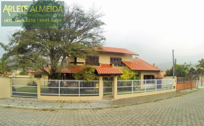 Imagem Casa com 4 Quartos à Venda, 250 m² em Centro - Porto Belo Imagem Casa com 4 Quartos à Venda, 250 m² em Centro - Porto Belo